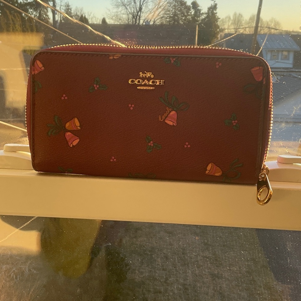 Coach Maroon Wallet with Floral Design- great Christmas gift. - Picture 4 of 6